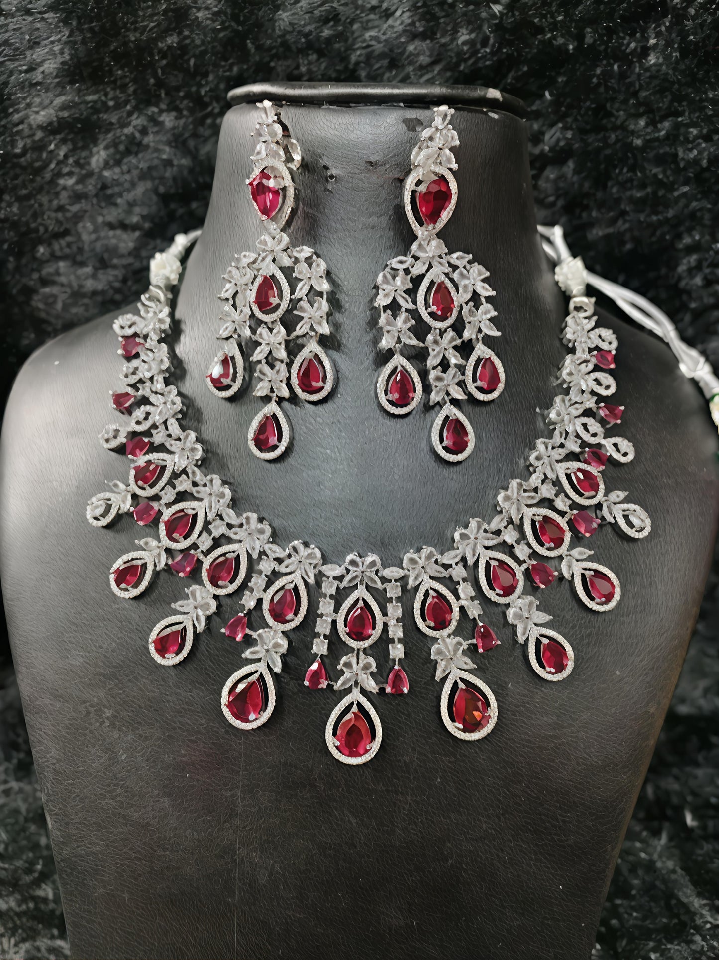 Red ad necklace set (⭐⭐⭐⭐⭐)
