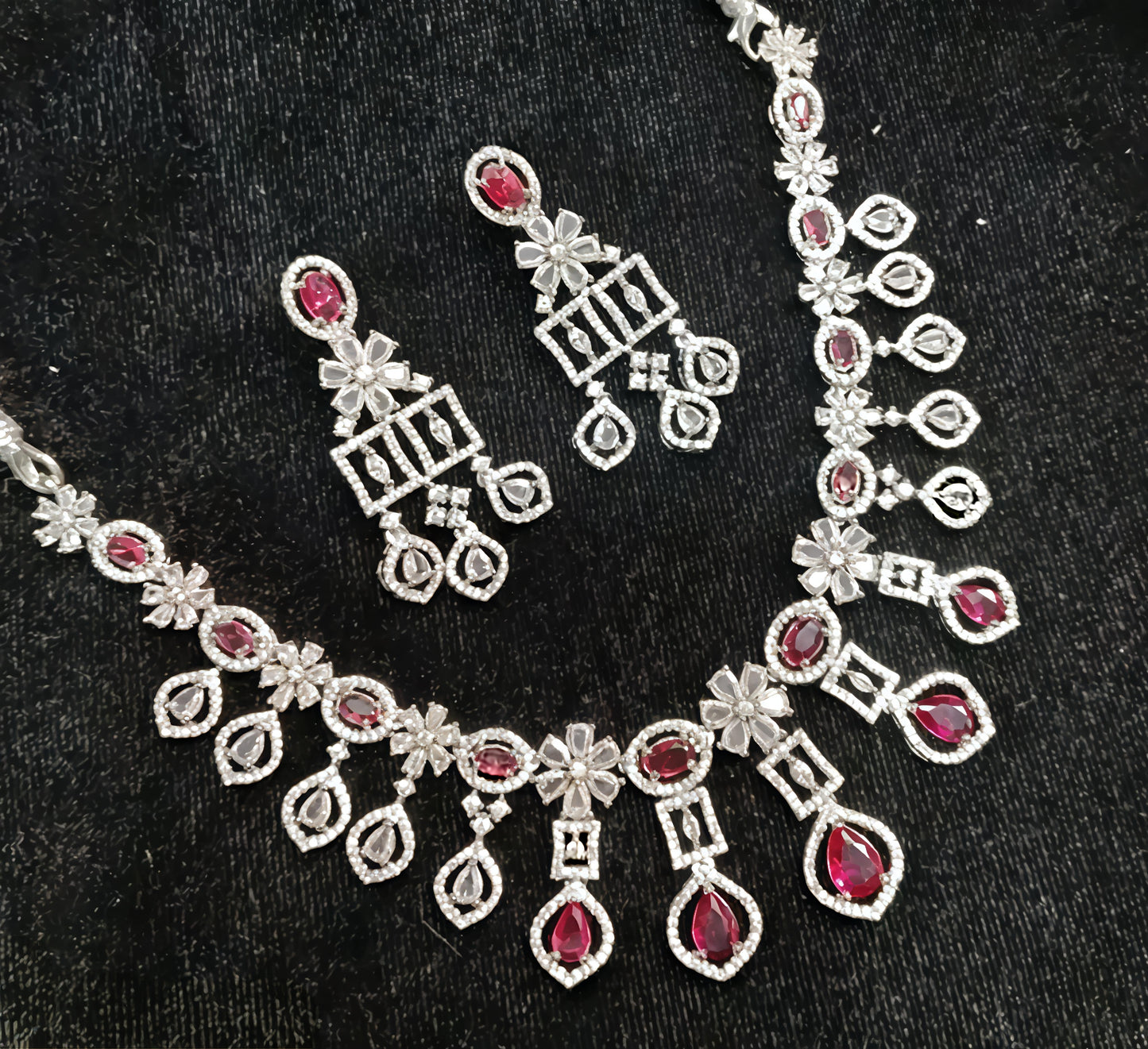 Elegant AD necklace Set (⭐⭐⭐⭐⭐)