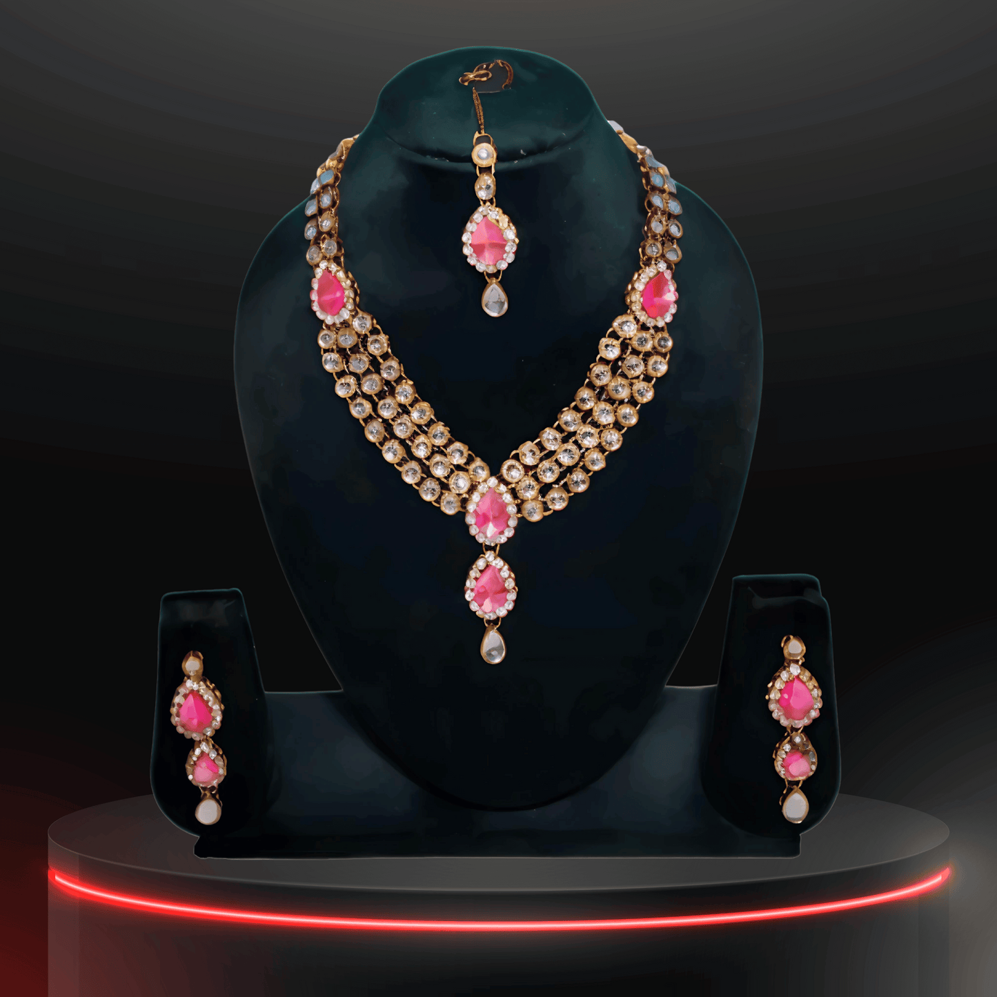 Beautiful necklace set (⭐⭐⭐⭐⭐)