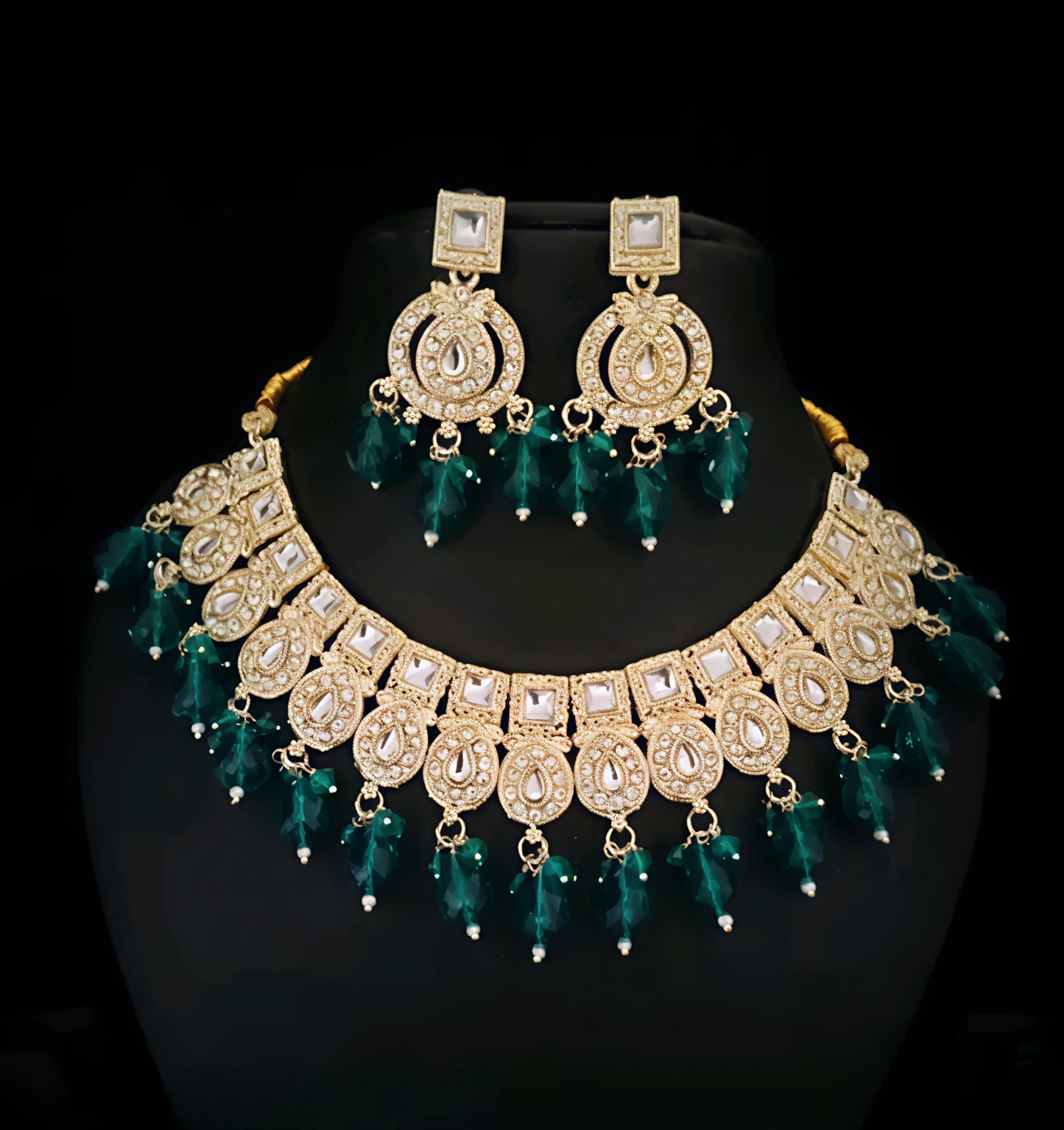 Beautiful kundan necklace set (⭐⭐⭐⭐⭐)