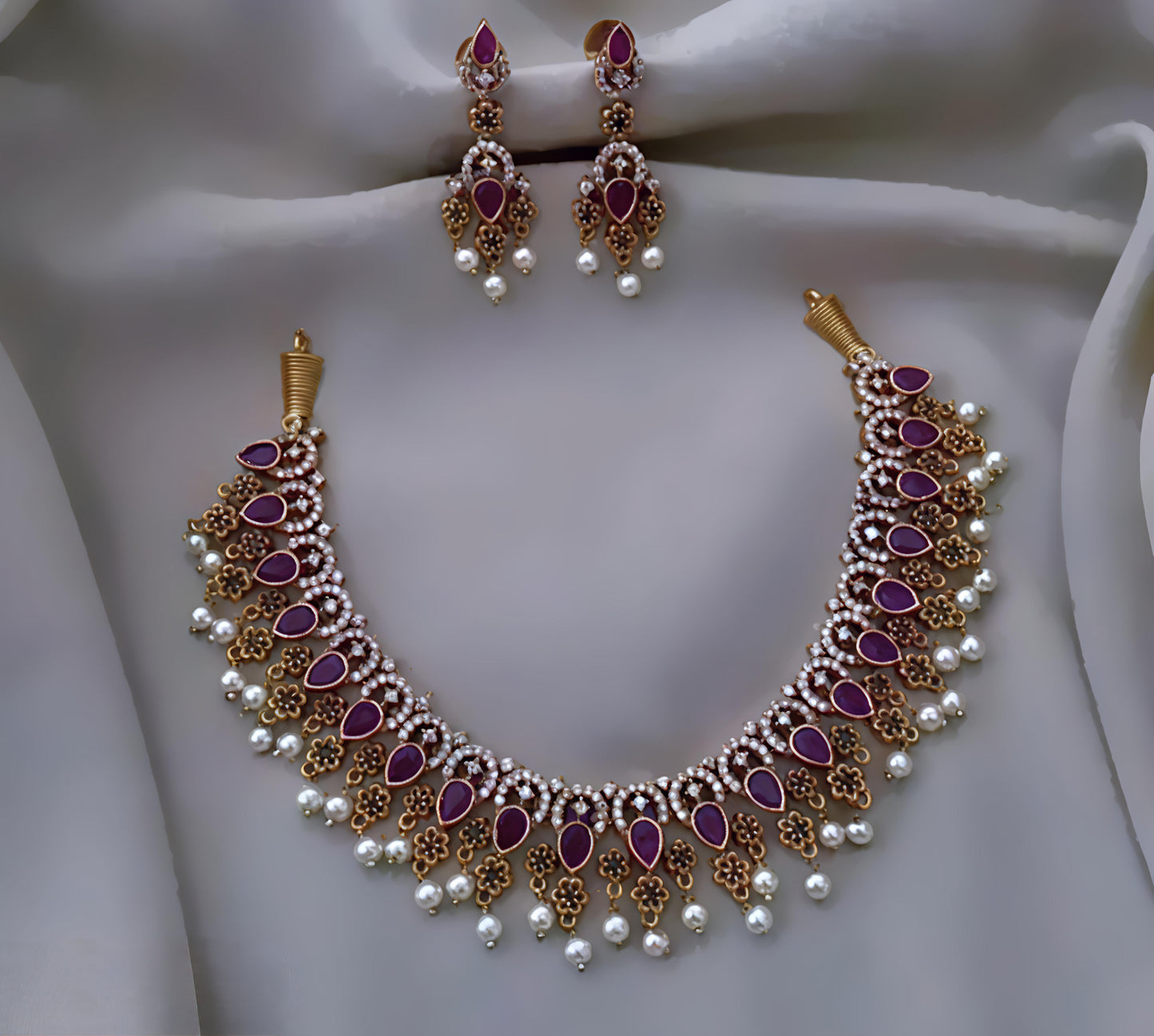 Beautiful ad necklace set (⭐⭐⭐⭐⭐)