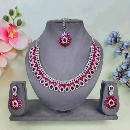 Stunning necklace set (⭐⭐⭐⭐⭐)