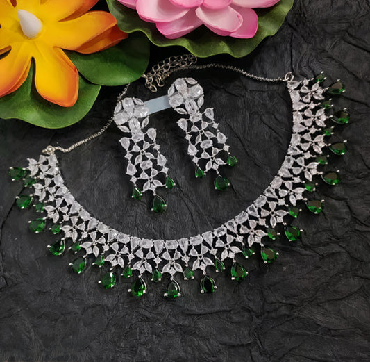 Stunning green ad necklace set (⭐⭐⭐⭐⭐)